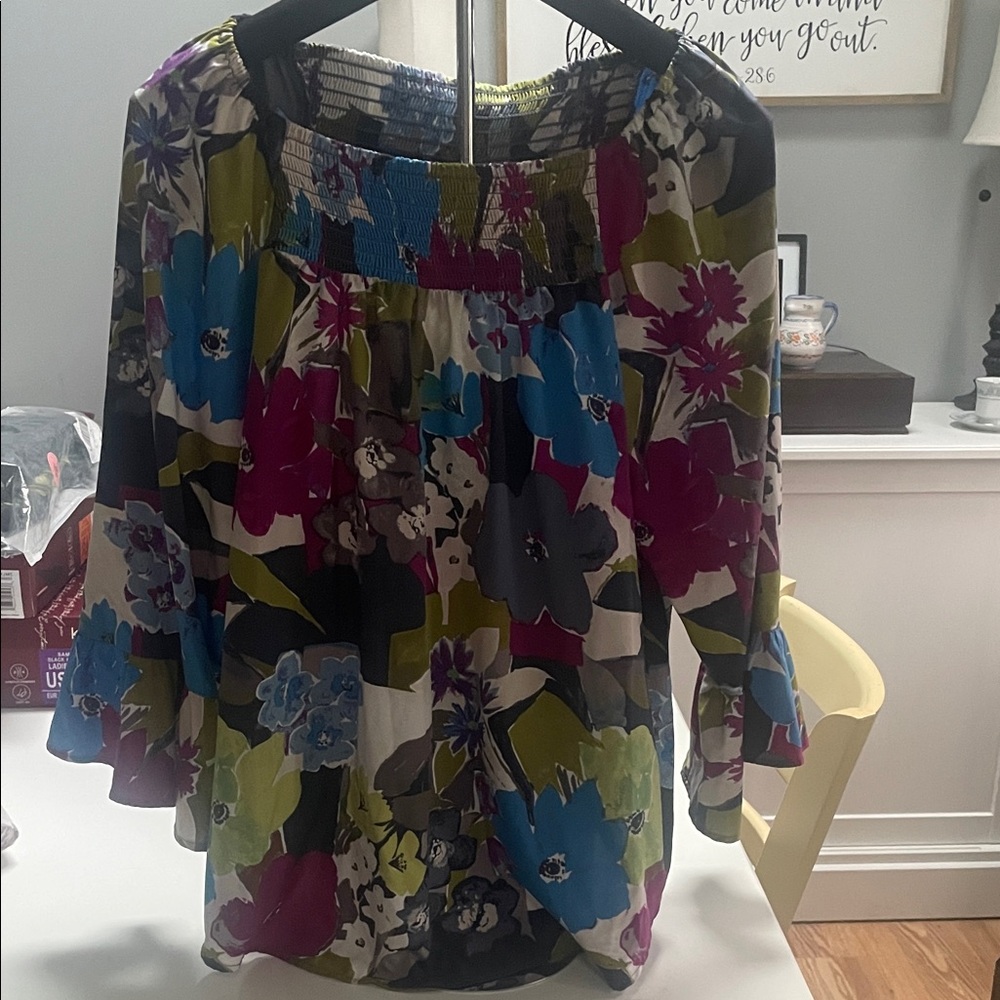 Gently Loved Cato Women's Top - Multicolor Length 25” , Pit to Pit 20”